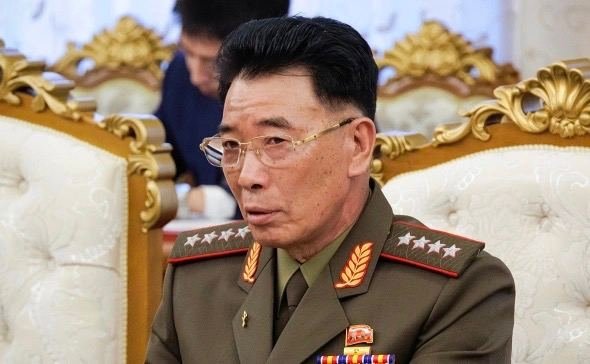 Rossiya sabab KXDR mudofaa vaziri Kan Sun Nam Yevroittifoq sanksiyasi ostiga tushdi